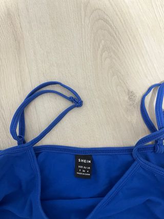 Top azul Shein tirantes