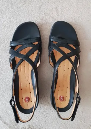 Sandalias Clarks Tacón Bajo Negras