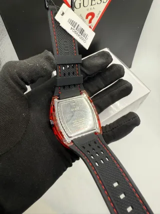 Reloj Guess Transparente Rojo y Negro