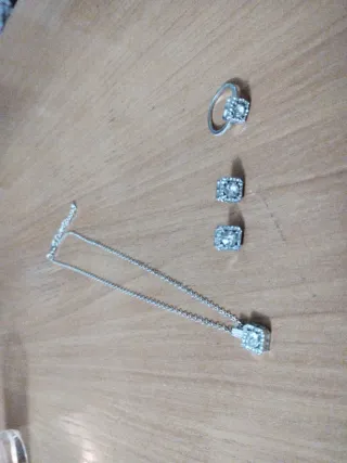 Juego de bisutería plateada