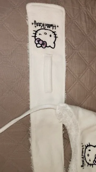 Conjunto Hello Kitty gorro, bufanda y manoplas