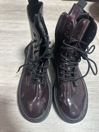 Botas charol granate Zara Talla 36