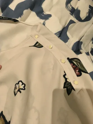 Blusa floral beige talla M