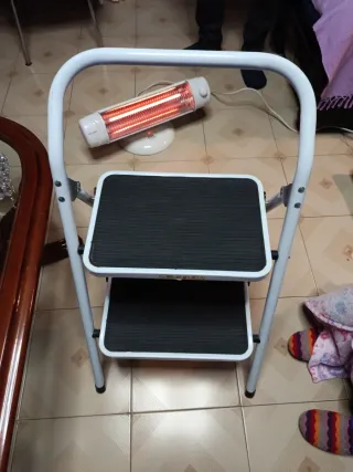 Escalera plegable 2 peldaños