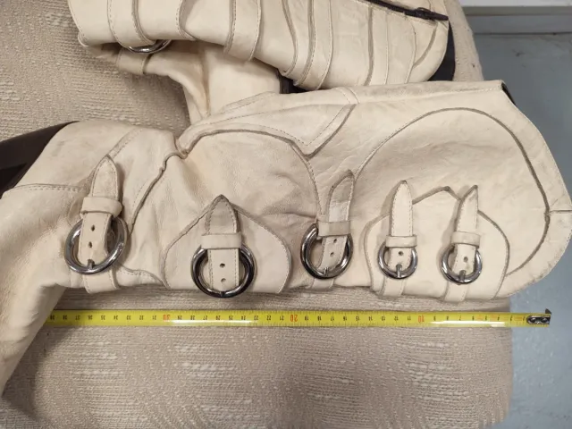 Stivali alti donna beige con fibbie