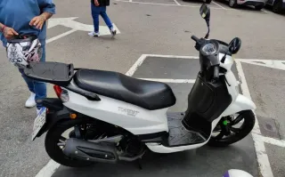 Alquiler moto scooter 125 en Barcelona y provincia