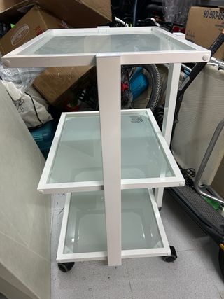 Carrito de cristal con marco blanco