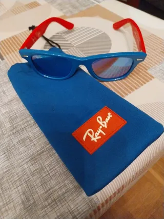 Gafas de sol Ray-Ban niñ@ azul y rojo