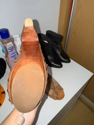 Zuecos Nine West Marrones y Botines Negros