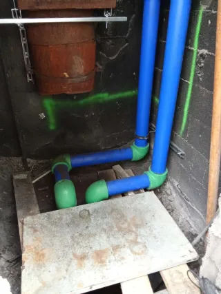 Fontaneros y Ayudantes