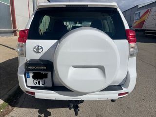 Toyota Land Cruiser 150 2010