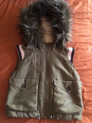 Chaleco Benettoncon capucha