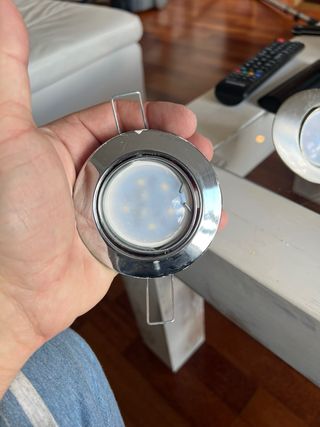 Focos LED y halógenos para techo