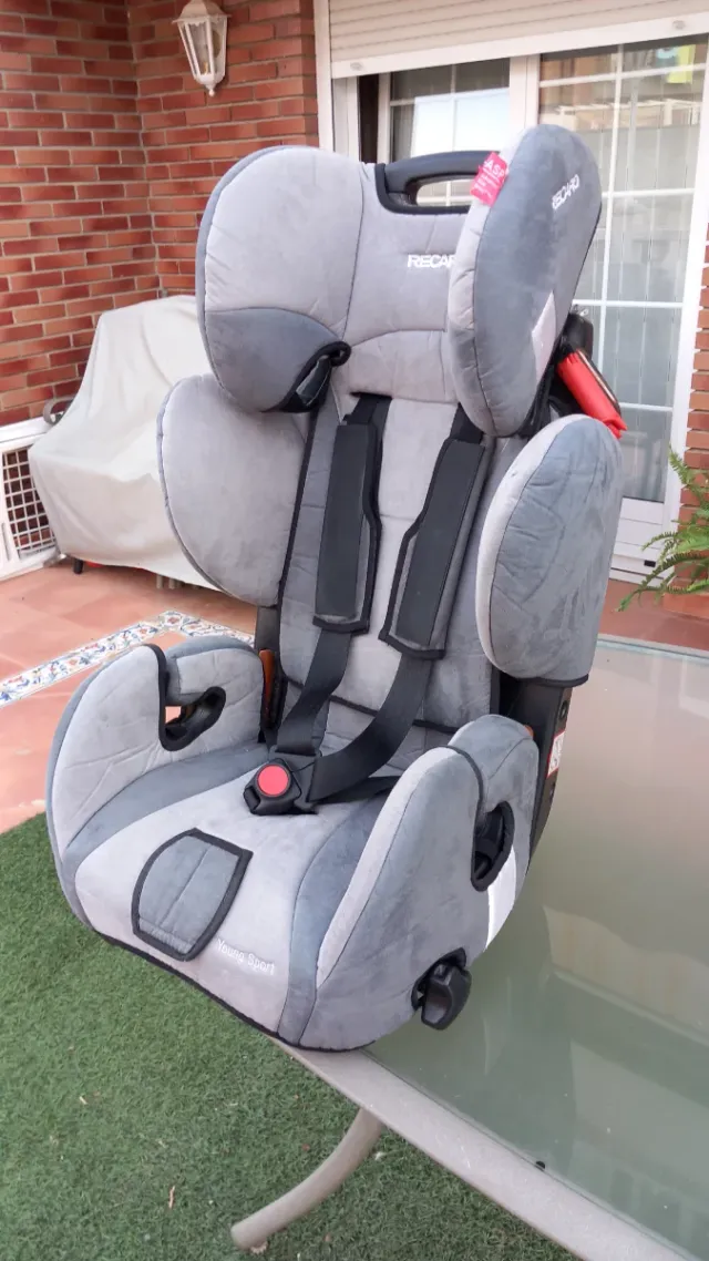 Silla de coche Recaro Young Sport.En perfecto esta