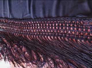 Mantón de Manila bordado negro