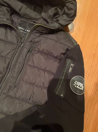 Anorak con capucha negro