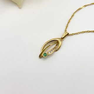 Collar de oro 18kt con esmeralda