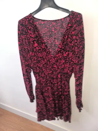 Vestido estampado rojo y negro