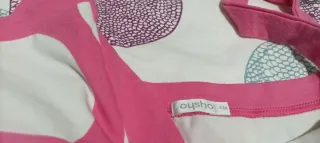 Pijama rosa. de tirantes y pantalón. De Oysho.