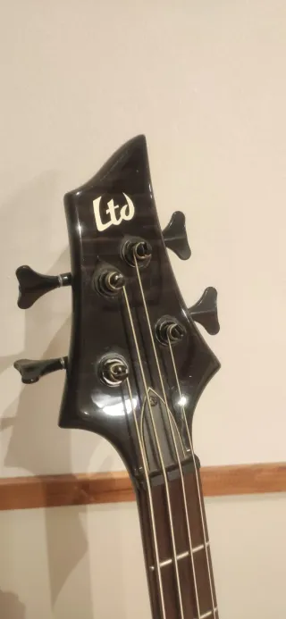 Bajo Eléctrico LTD/ESP F-254 Activo