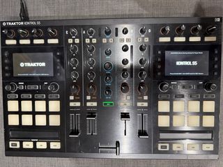 Native Instruments Traktor Kontrol S5