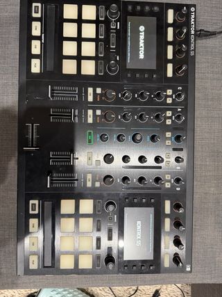 Native Instruments Traktor Kontrol S5