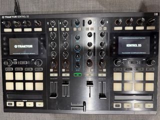Native Instruments Traktor Kontrol S5