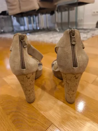 Sandalias tacón corcho taupe talla 40