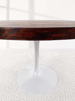MESA COMEDOR VINTAGE. SOBRE MADERA Y PIE TULIP