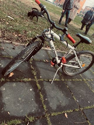 Bicicletta B'Twin bianca