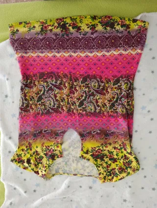 Ropa con estampado floral y paisley