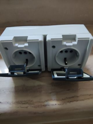 Base enchufe estanca