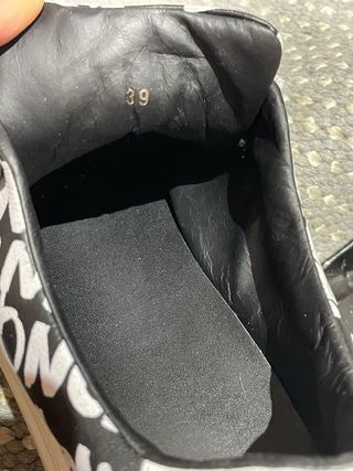 Auténticas Moncler Negras y Blancas de piel.