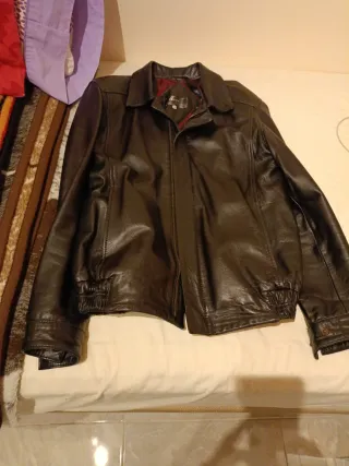 Chaqueta de cuero negra