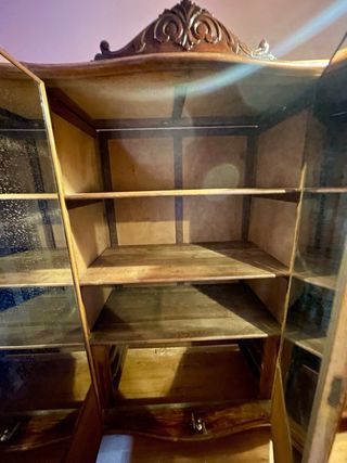 Armario antiguo de madera