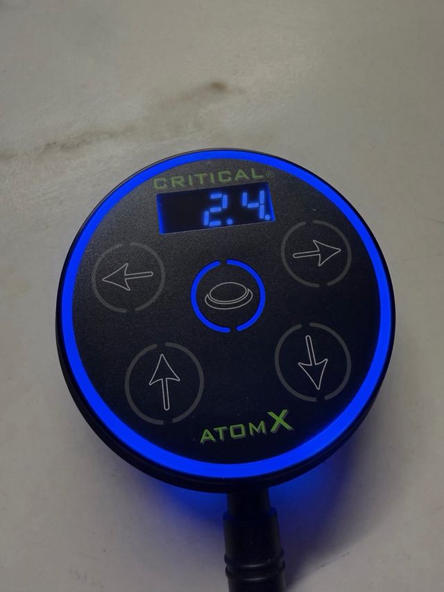 Fuente Critical AtomX