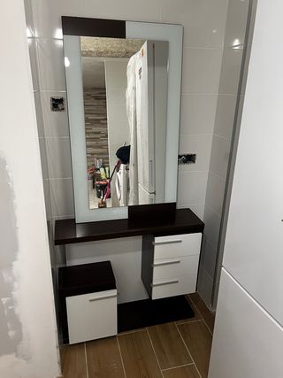 Mueble recibidor madera y cristal