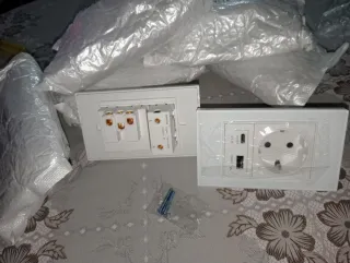 7 Enchufes Vidrio Templado USB C