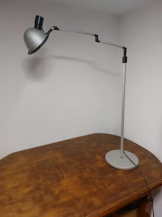 Lámpara de pie moderna