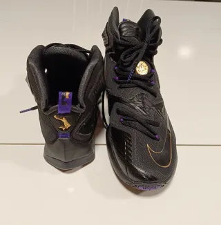 Nike LeBron XIII Pot of Gold Talla 42.5