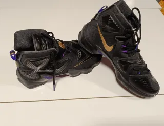 Nike LeBron XIII Pot of Gold Talla 42.5