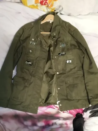 Parka Caqui Oversize con Diseño Único y Brillos XL