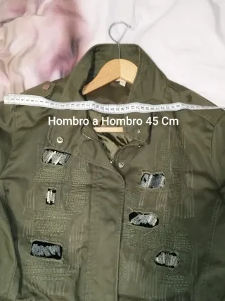 Parka Caqui Oversize con Diseño Único y Brillos XL