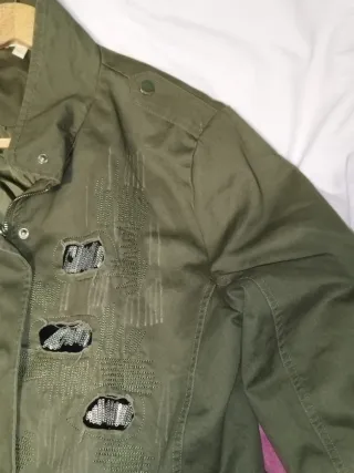 Parka Caqui Oversize con Diseño Único y Brillos XL