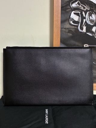 Pouch Yves Saint Laurent