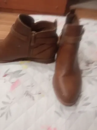 Botines marrones con hebilla