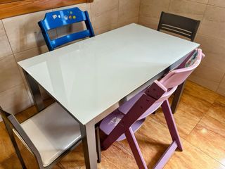 Mesa de cocina. Regalo 4 sillas