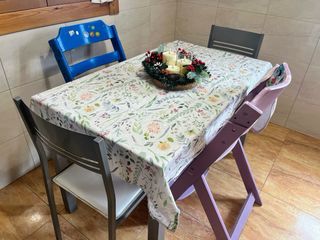 Mesa de cocina. Regalo 4 sillas