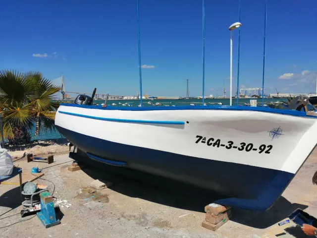 Embarcación con fueraborda 8 cv