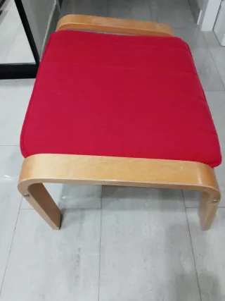 Reposapiés IKEA Poäng Rojo